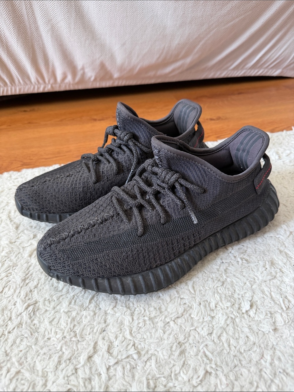 Black Yeezy 350v2